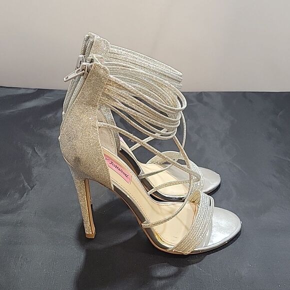 BLUE BY BETSEY JOHNSON WOMEN'S KORA DRESS SANDAL, Silver Glitter - Picture 5 of 16